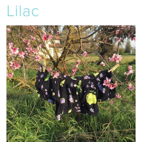 Urban Renewal Floral Print Crop-Top - Picture 2 of 4